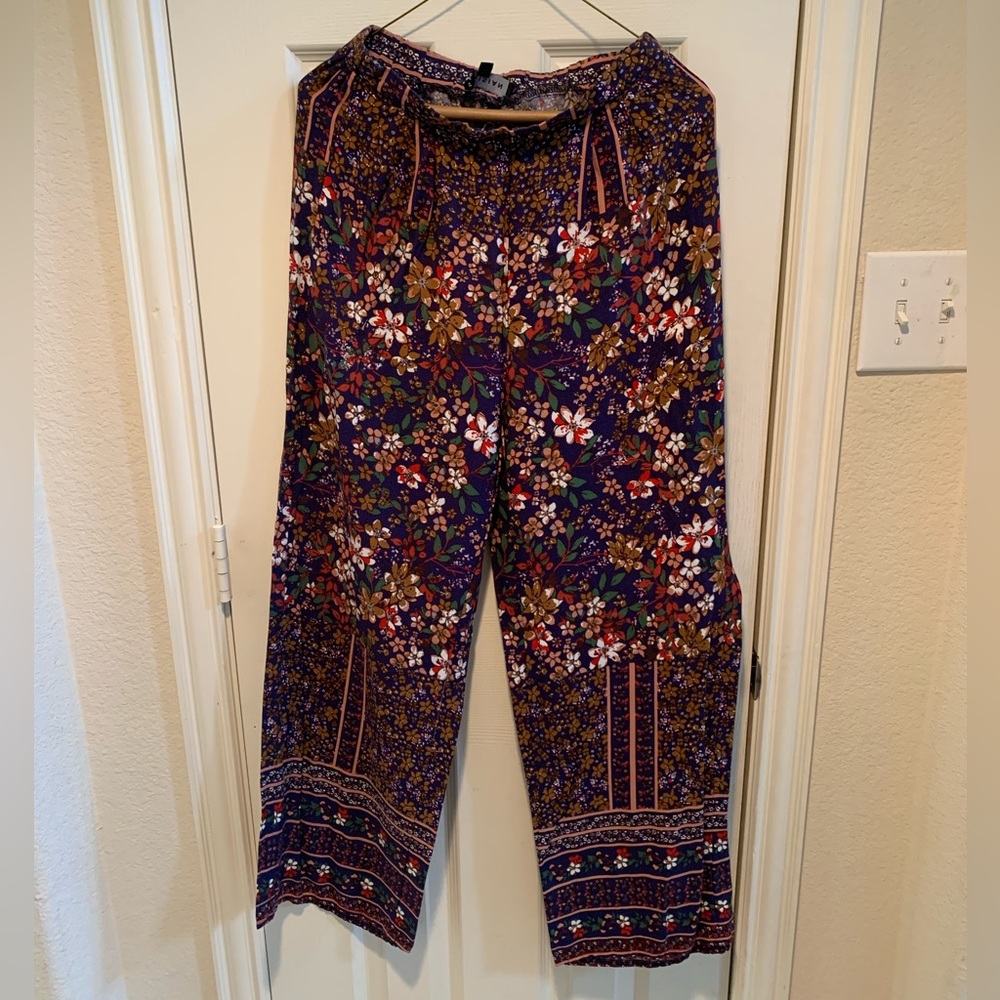 Women’s wide leg trousers